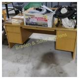 USED DESK.