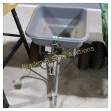 USED FERTILIZER SPREADER.