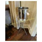 ICE BUCKET ON A STAND