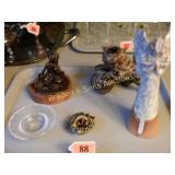 TRAY OF ASSTD COLLECTIBLES INCLUDING ONE SMALL