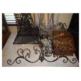 GROUP F 6 TABLE AND WALL DECORATIONS