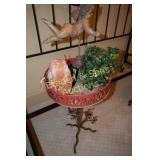 SMALL TABLE WITH CONTENTS