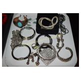 TRAY OF ASSTD COSTUME JEWELRY