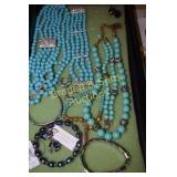 TRAY OF ASSTD COSTUME JEWELRY