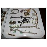TRAY OF ASSTD COSTUME JEWELRY