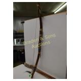 CONTEMPORARY NATIVE AMERICAN BOW WITH ARROWS