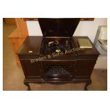 VINTAGE SONORA VICTROLA IN WORKING ORDER,