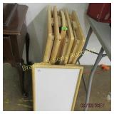 GROUP OF 4 TV TRAYS WITH STAND