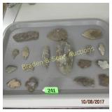 GROUP OF 17 NATIVE AMERICAN POINTS AND ARTIFACTS