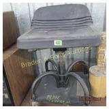 ROLL AROUND MECHANICS CHAIR