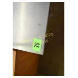 CONTEMPORARY TABLE WITH STAINLESS