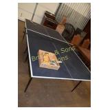 PING PONG TABLE WITH PADDLES AND BALLS