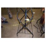 FOLDING SADDLE STAND