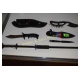 GROUP OF 3 KNIVES, NINJA THROWING STAR AND
