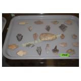 GROUP OF 21 NATIVE AMERICAN POINTS AND ARTIFACTS