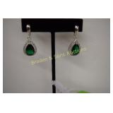 LADIES STERLING SILVER AND EMERALD EARRINGS.