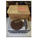 VINTAGE CHALLENGER MODEL C8618 TURN TABLE