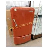 ANTIQUE WESTINGHOUSE REFRIGERATOR