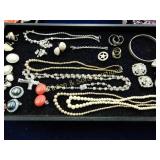 TRAY OF ASSTD COSTUME JEWELRY