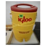LIKE NEW IGLOO FIVE GALLION WATER JUG