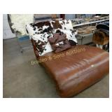 WESTERN CHAISE LOUNGE WITH COWHIDE BACK