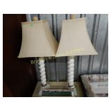 GROUP OF 2 TABLE LAMPS