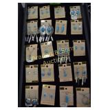 GROUP OF 40 LADIES EARRINGS AND NECKLACES