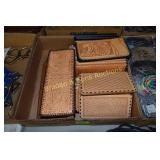 GROUP OF 30 NEW LEATHER BILLFOLDS AND