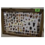 LARGE GROUP OF NATIVE AMERICAN ARROWHEADS AND