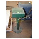 HEAVY DUTY 31" METAL STAND