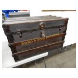 VINTAGE WOODEN TRUNK