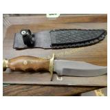 USED FIXED BLADE KNIFE WITH 6" BLADE AND SHEATH