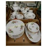 GROUP OF 42 ROYAL KENT DINNER SERVICE WITH