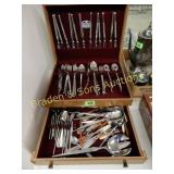 LARGE ASSORTMENT OF STAINLESS FLATWARE