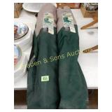 GROUP OF 2 FOLDING ARM CHAIRS