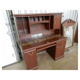 CONTEMPORARY WOODEN DESK