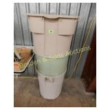 GROUP OF 3 PLASTIC 30 GAL TRASH CANS