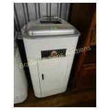 VINTAGE WESTINGHOUSE ROASTER ON STAND