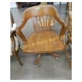VINTAGE OAK OFFICE CHAIR