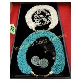 TRAY OF ASSTD COSTUME JEWELRY