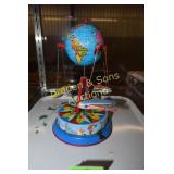 VINTAGE JW TIN LITHO WINDUP TOY IN WORKING