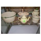 GROUP OF 5 PIECES OF VINTAGE CREAM AND GREEN