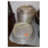 GROUP OF 62 ALUMINUM PIZZA PANS