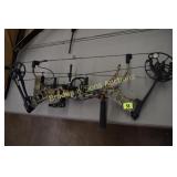 USED BEAR COMPOUND HUNTING BOW