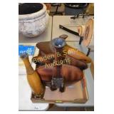 BOX OF ASSTD CONTEMPORARY DECORATIONS