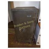 USED MEILINK 50" TALL X 24" WIDE X 21" DEEP FLOOR