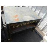 USED PORTABLE HEAVY DUTY WORK TABLE.
