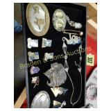 TRAY OF ASSTD JEWELRY AND PINS