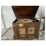 VINTAGE AM RADIO WITH TURN TABLE AND WASHBOARD