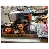 TABLE OF ASSTD HOLLOWEEN DECORATION